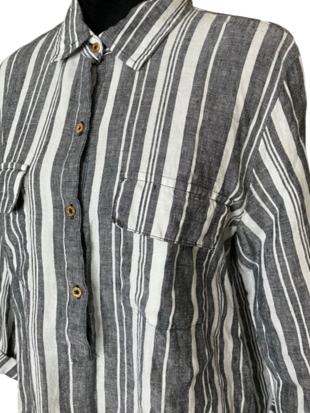 ELLEN TRACY Gray & White Stripe Button-Front Linen Shirt Size Large - Picture 7 of 10